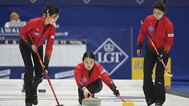 在激烈的比 在激烈的比